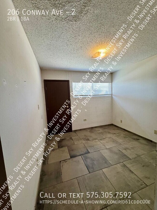 Building Photo - 206 W Conway Ave