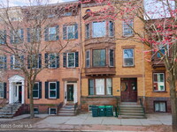 Building Photo - 98 Chestnut St