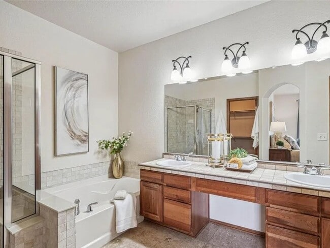 Building Photo - 13859 Legend Trail