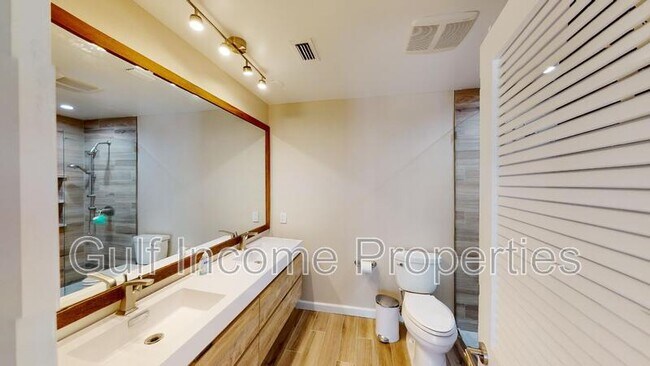 Building Photo - 2360 Riverwood Pines Dr