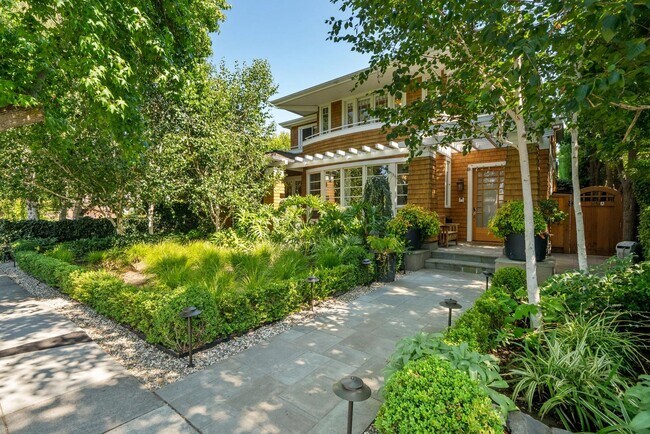 Building Photo - Beautifully Appointed 7-Bedroom Home with Lush Garden Setting in Palo Alto