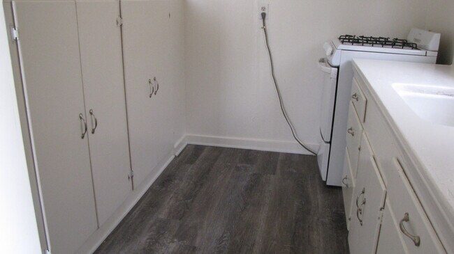 Building Photo - 105 Brighton Way