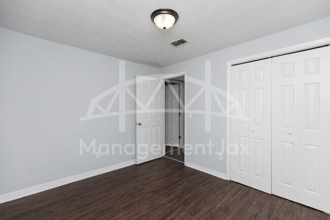 Building Photo - 2661 W 25th St