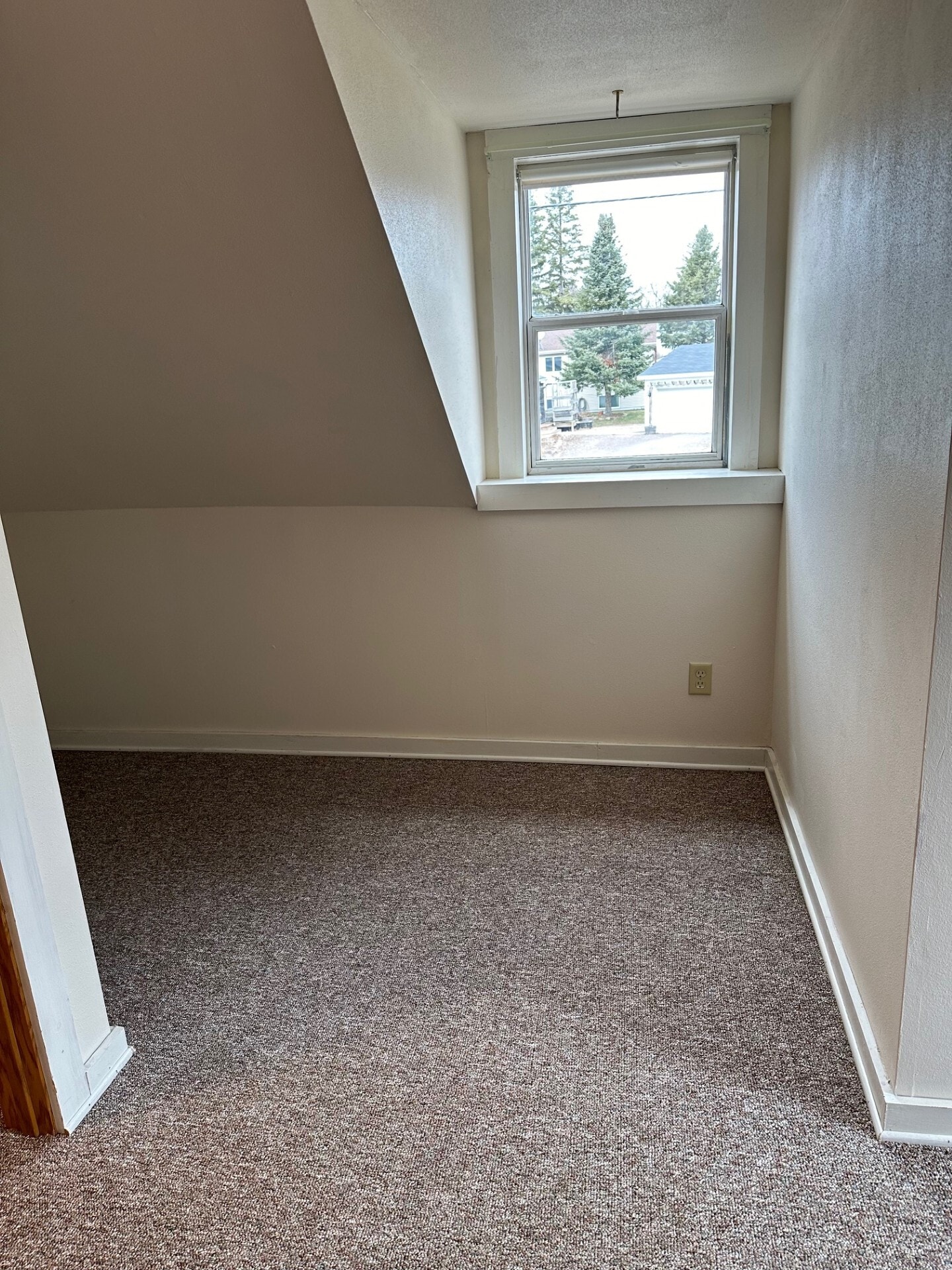 Bedroom - 924A W Blodgett St