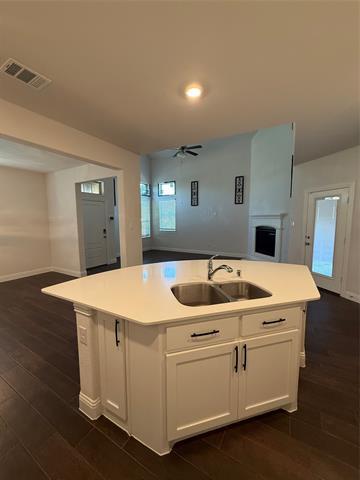 Building Photo - 6033 Dandelion Dr