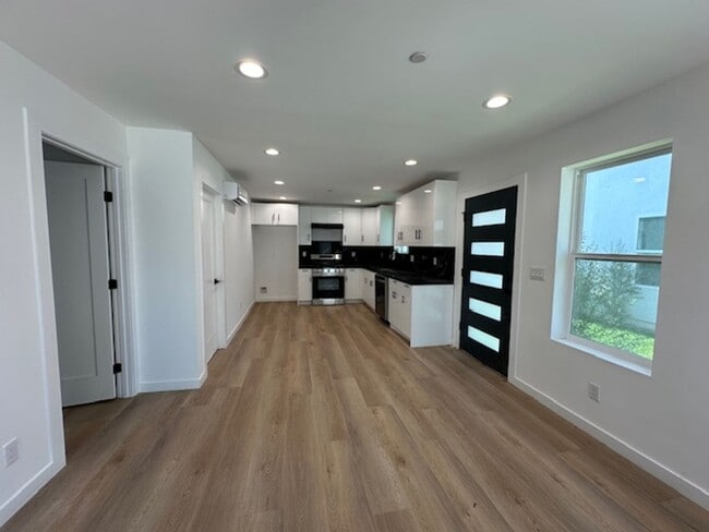 Building Photo - Brand new 2-bedroom 2-bathroom designed fo...