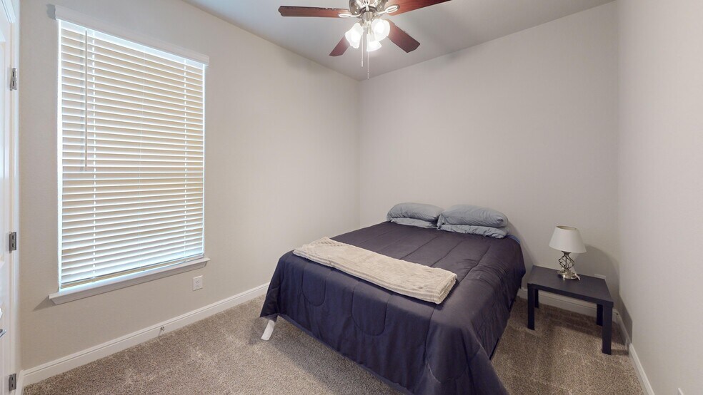 Building Photo - 817 Greenford Mnr