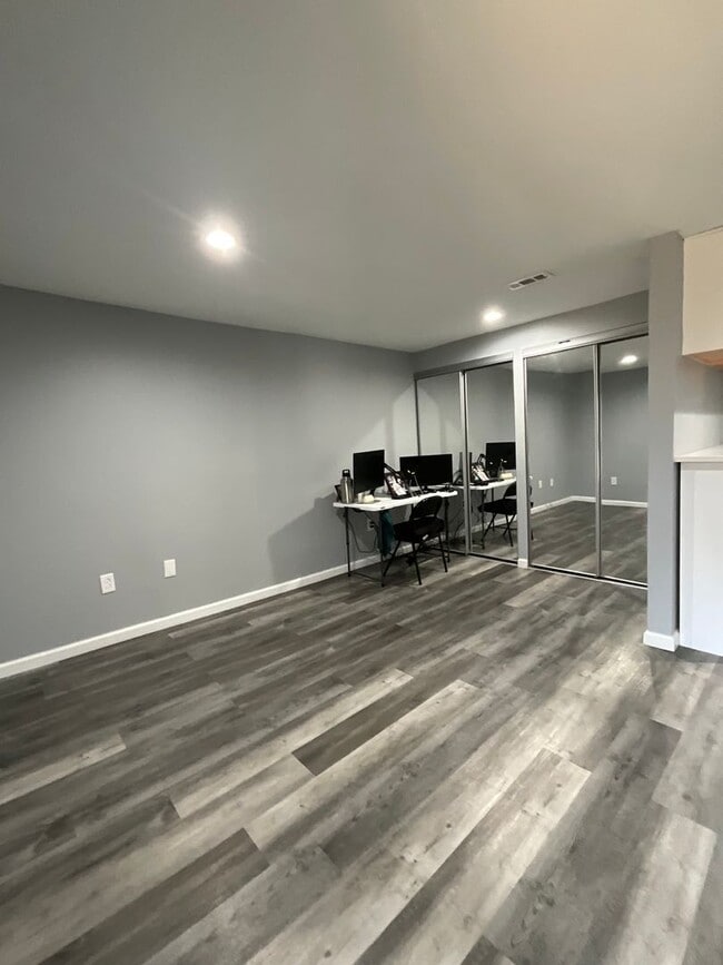 Building Photo - Beautiful 2BR 2BA 3 level townhome located in the Bowling Brook Farms Community