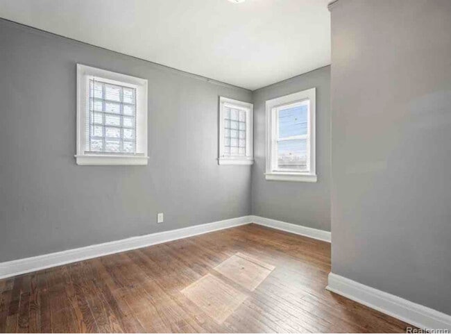 Building Photo - 16157 Stansbury Ave