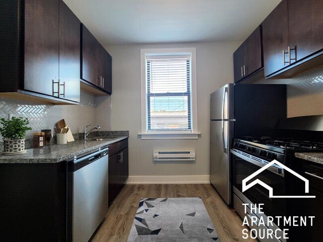 Primary Photo - 4419 N Wolcott Ave
