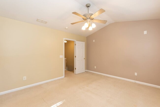 Building Photo - Beautifully Maintained Home!