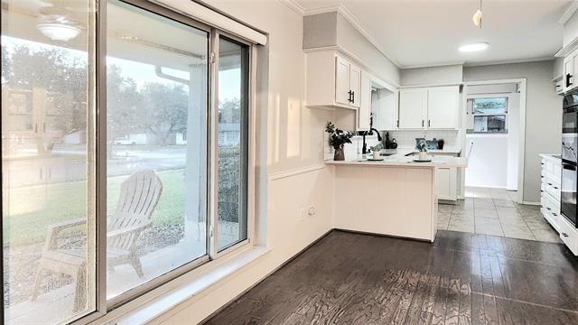 Building Photo - 1911 Greenhaven Dr