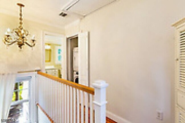 Building Photo - 210 North Ave