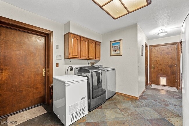 Building Photo - 3969 Royal Viking Way
