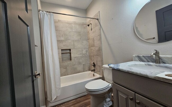 Building Photo - 137 SW Grand Magnolia Gln