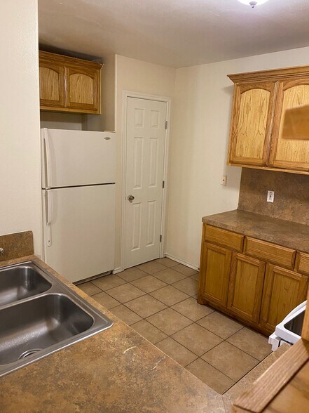 Building Photo - 1319 Nesmith St