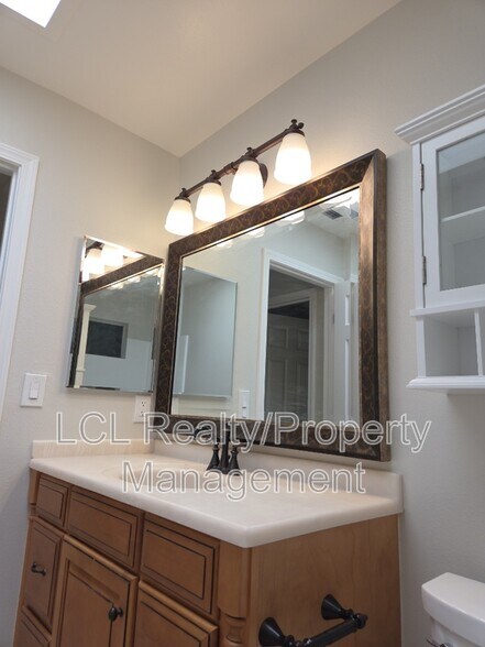 Building Photo - 29880 Longhorn Dr