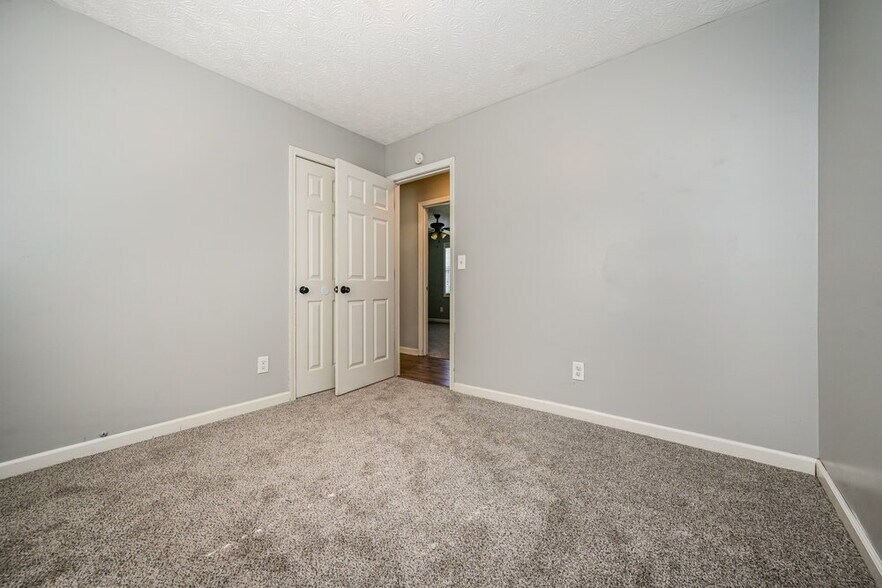 Building Photo - 2093 Phillips Rd