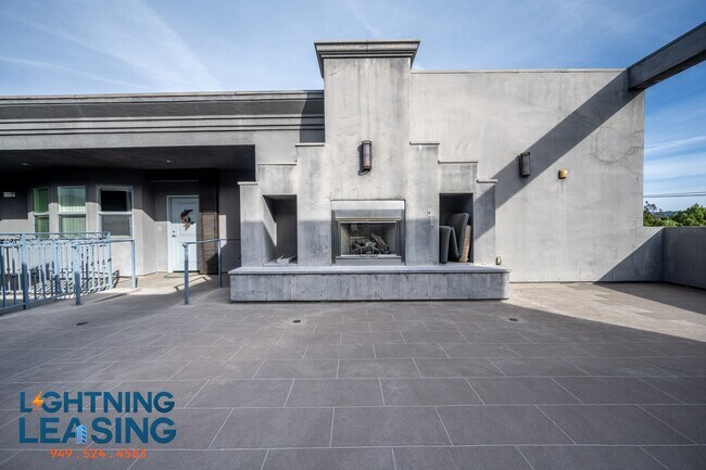 Building Photo - 11925-11923 Kling St