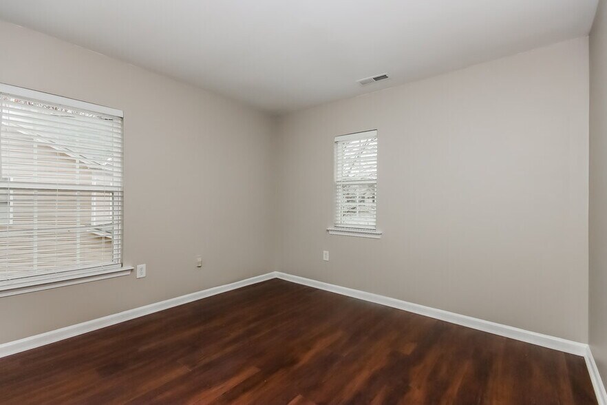 Building Photo - 2712 Markham Woods Ct