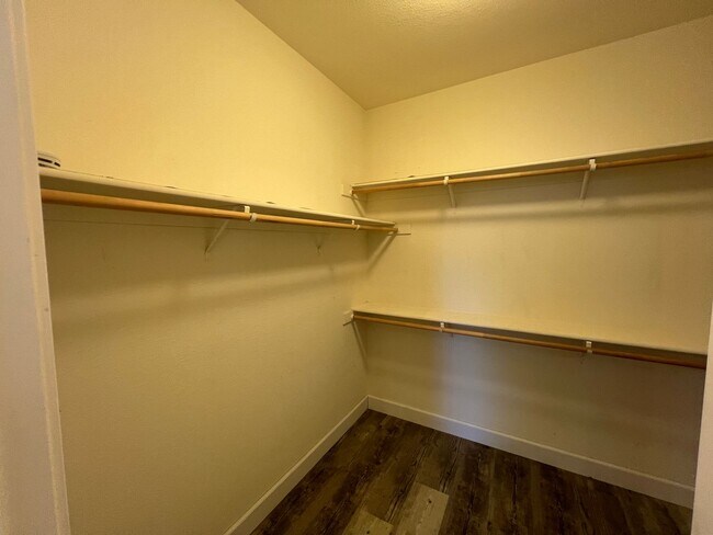 Building Photo - 4-bedroom single story in Sylvan School Di...