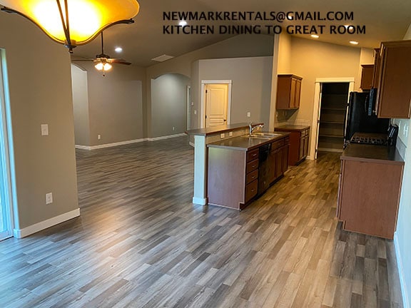 Building Photo - 1640 SW Panorama Dr