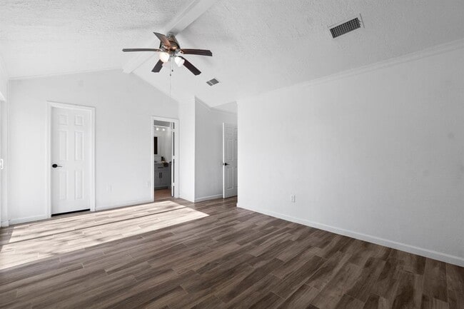 Building Photo - 456 Deep Woods Ln
