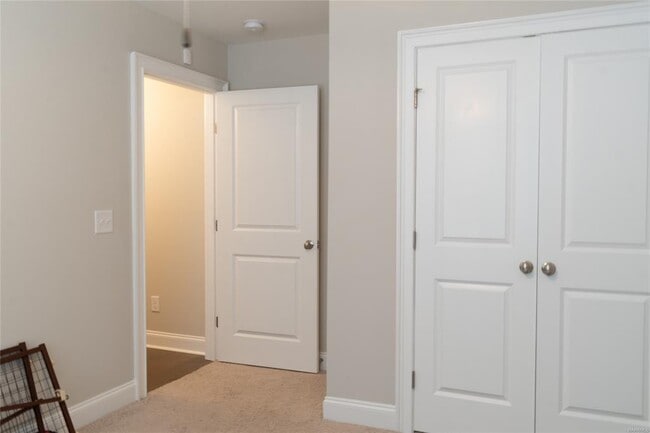 Building Photo - 950 Wheat Ridge Dr