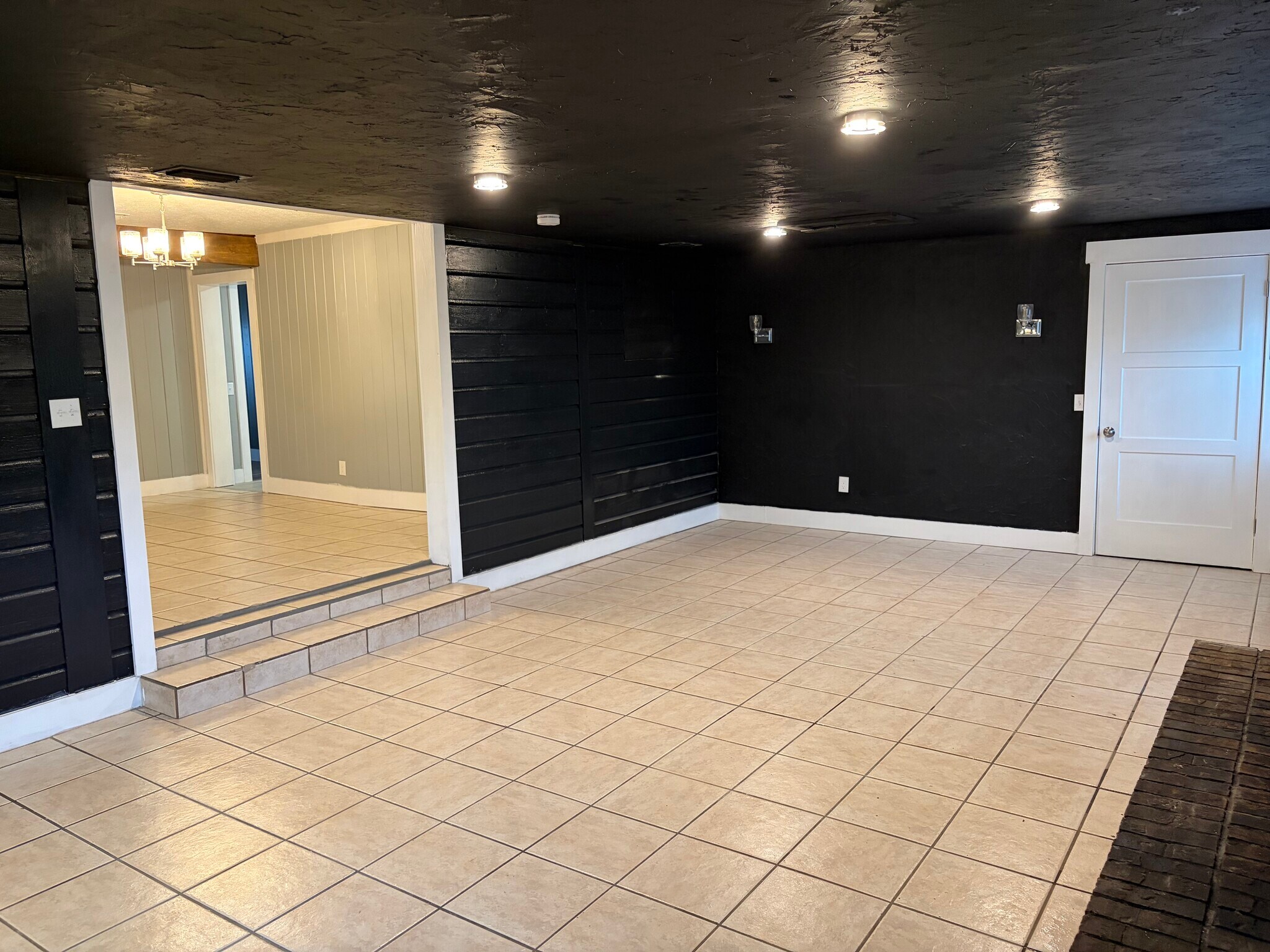 Building Photo - 5329 Cherry St