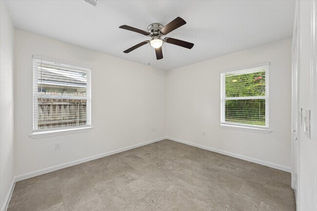 Building Photo - 4017 Woodfin St