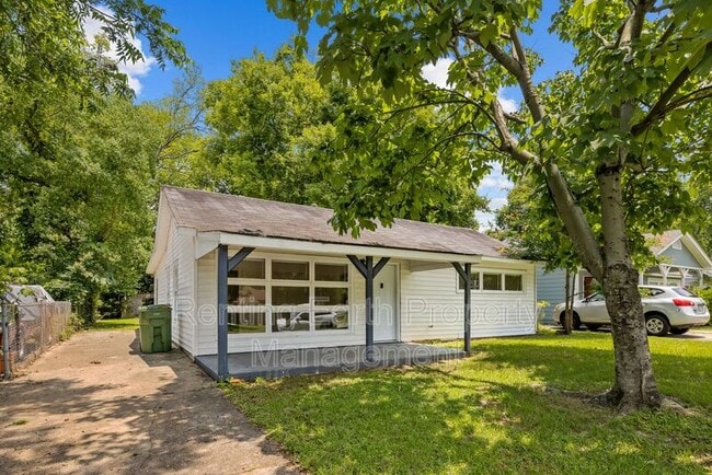 Building Photo - 4014 Chelsea Dr