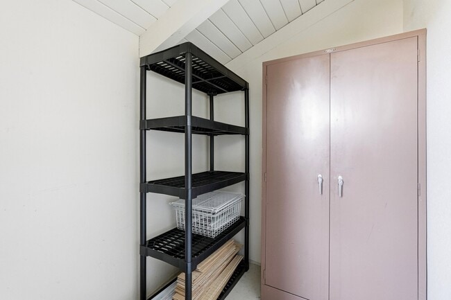 Building Photo - 2406 Aviation Blvd