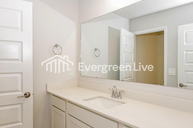 Building Photo - 226 Exeter St