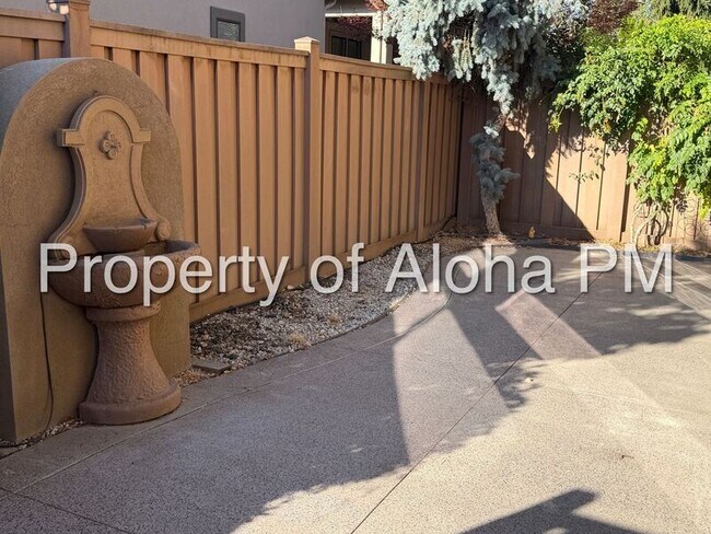 Building Photo - 129 E Cholla Hills St