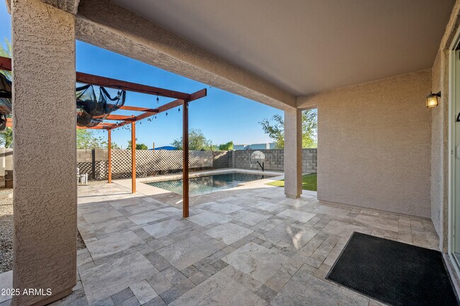 Building Photo - 2814 W Apollo Rd