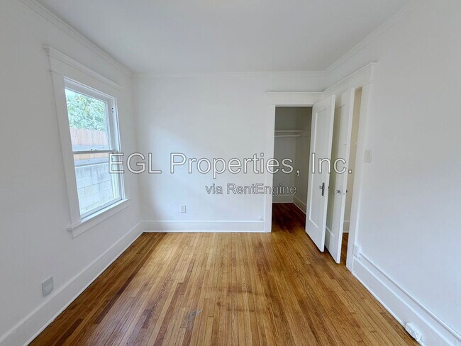 Building Photo - 3521 1/2 Mont Clair Street