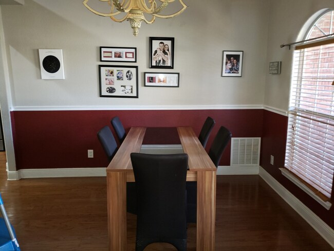 Building Photo - 2061 Riviera Ln S