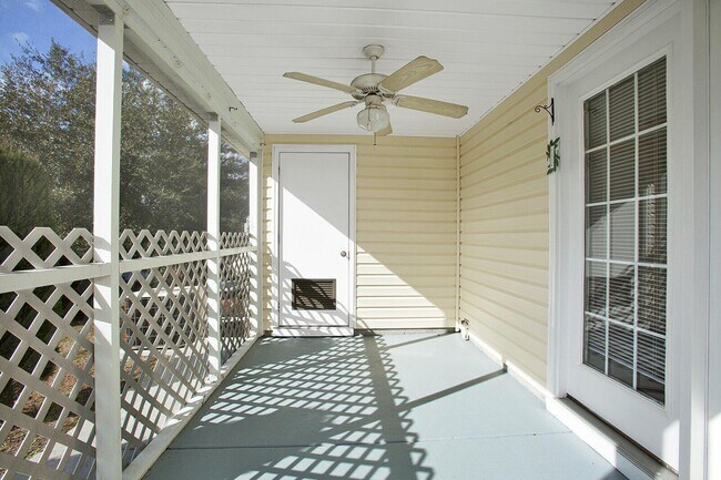 Building Photo - 126 Hornby Cir