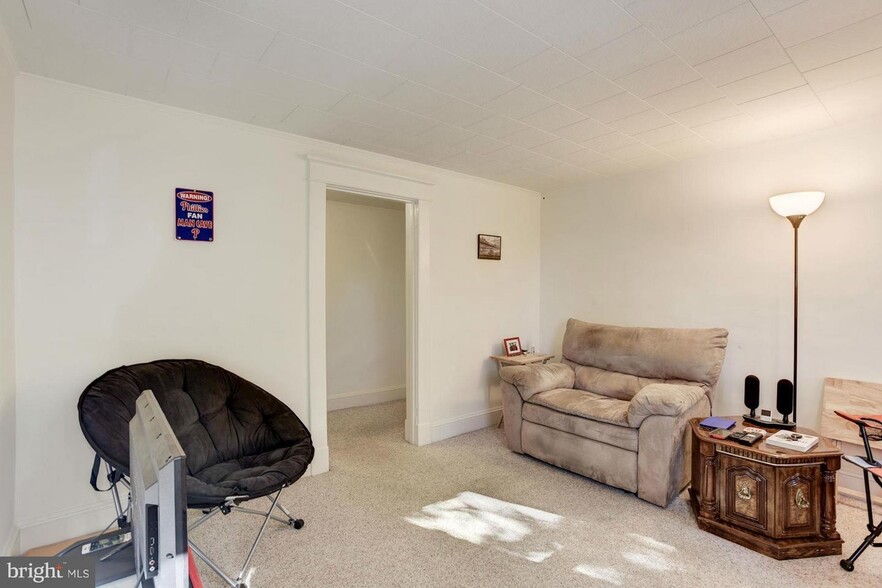 Living Room - 4308 Ridge Rd