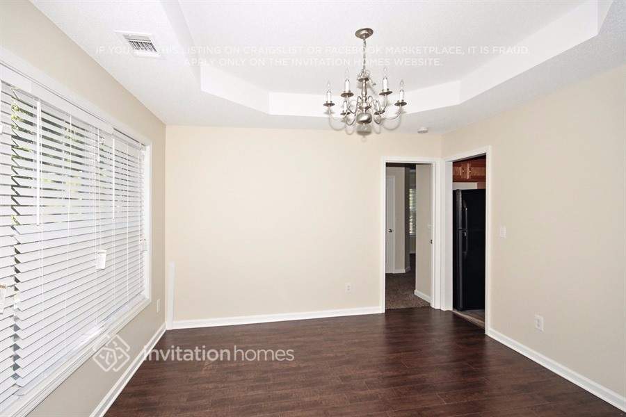 Building Photo - 3061 Ridgeview Dr