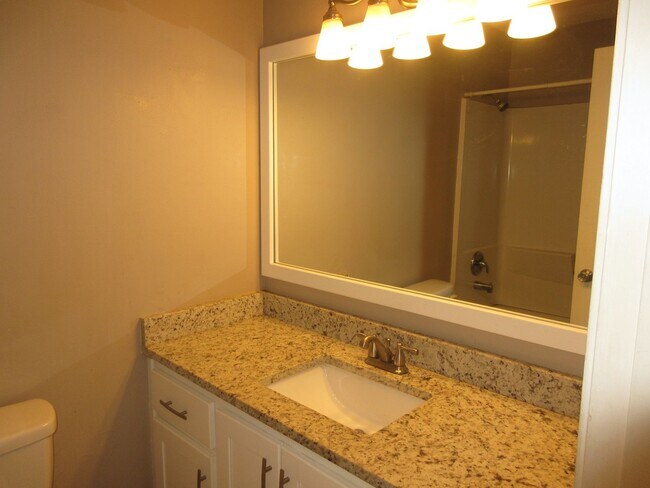 Building Photo - Cute 3 Bedroom in Pace