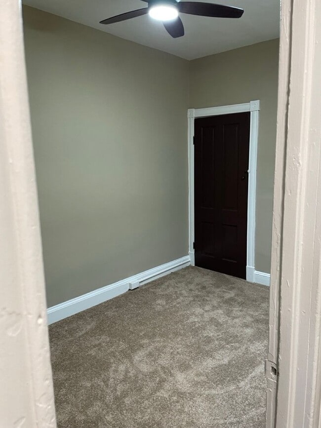 Building Photo - 719 N Milton Ave