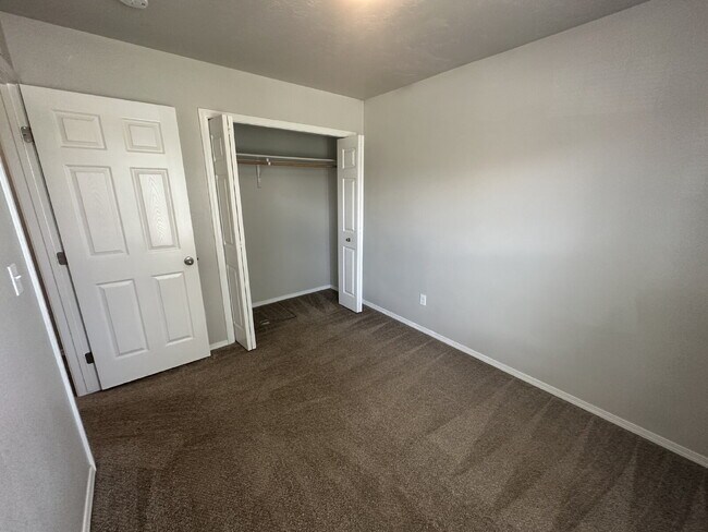 Building Photo - Charming Nampa Studio Retreat: Cozy and Co...