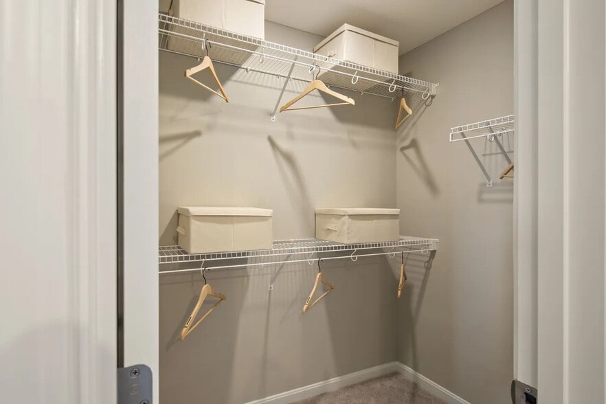 Building Photo - 5567 Eagle Ct