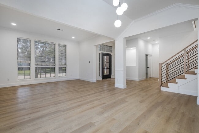 Building Photo - 2325 Flanders Ln