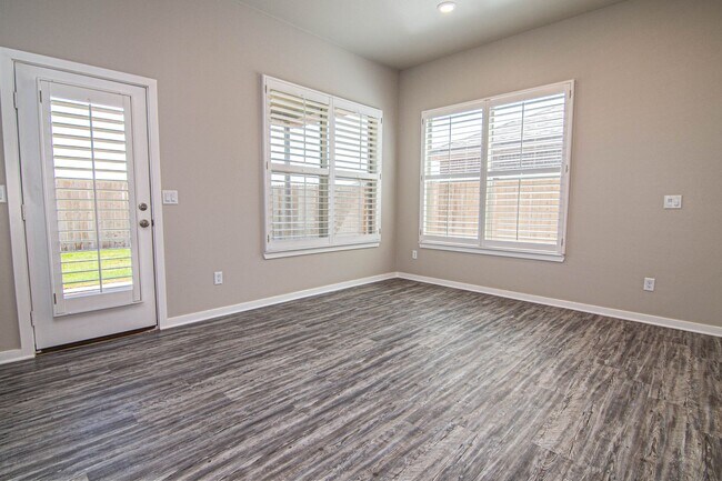 Building Photo - 2714 Southwest St