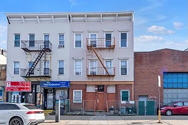 Building Photo - 2328 Steinway St
