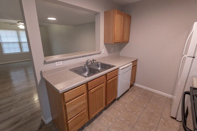 Building Photo - 5301-5303-5303 Currituck Ln