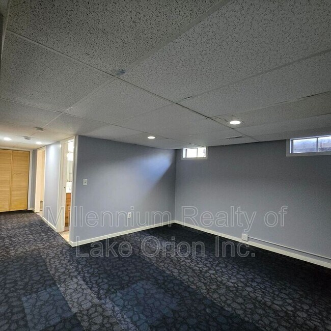 Building Photo - 730 Harry Paul Dr