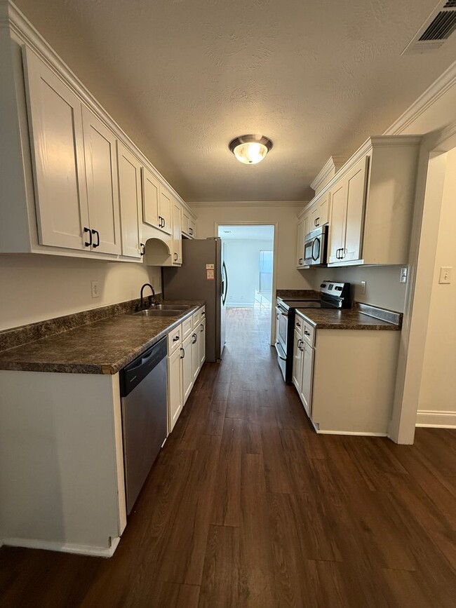 Building Photo - 3 bedroom, 2 bathroom home with fenced yard in Grovetown, GA